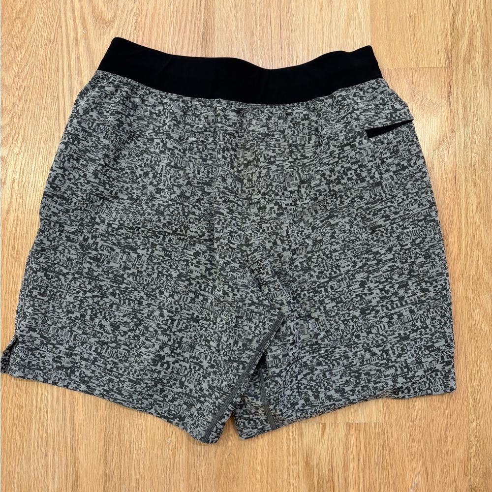Lululemon T.H.E. Short *Linerless 7" - Picture 2 of 7